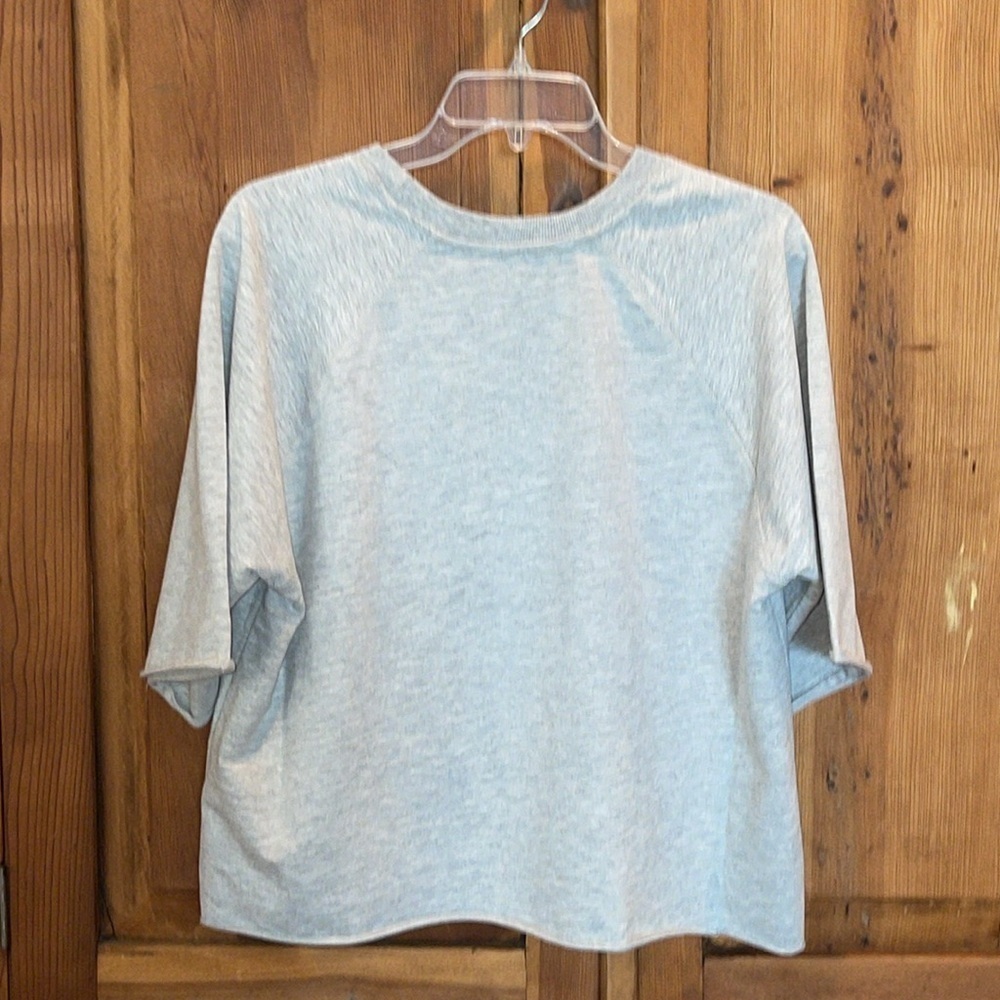 NWT BE YOU GRAY CROPPED CURLED RAW EDGES SWEATSHIRT Sz. L - Picture 3 of 11